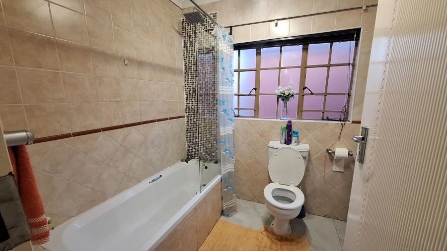 To Let 3 Bedroom Property for Rent in Thatchfield Manor Gauteng