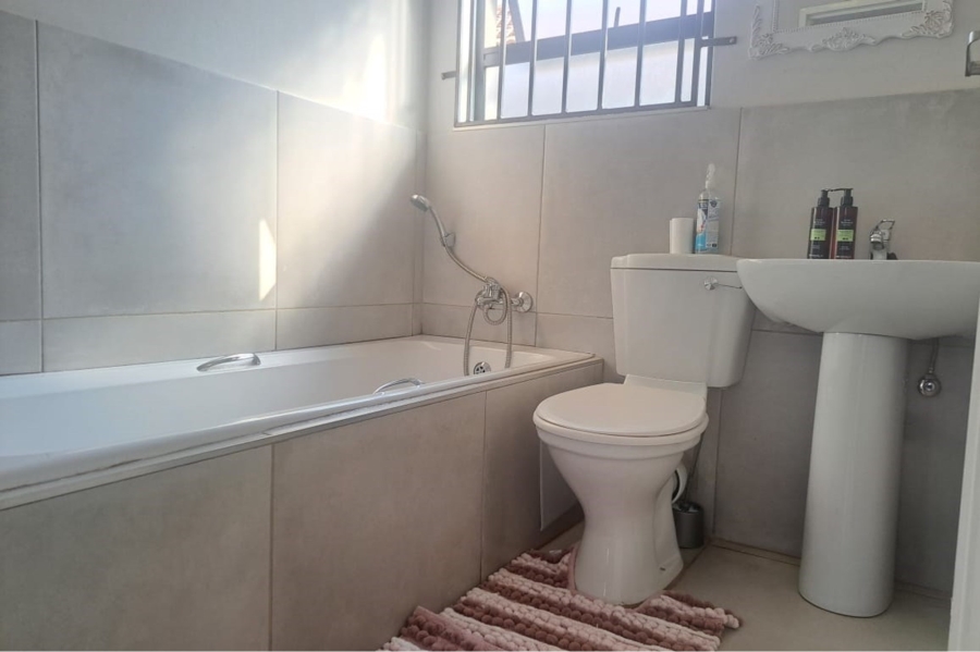 To Let 2 Bedroom Property for Rent in Daggafontein Gauteng