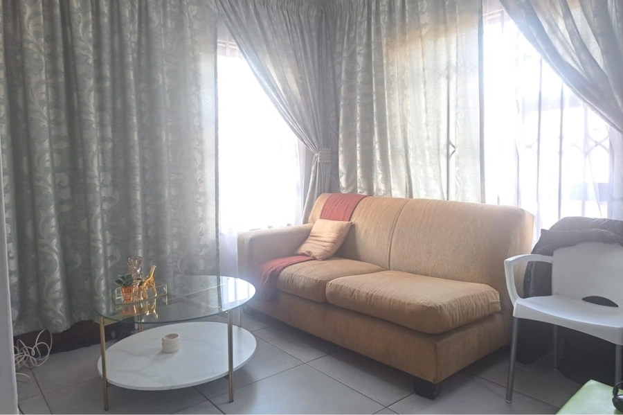 To Let 2 Bedroom Property for Rent in Daggafontein Gauteng