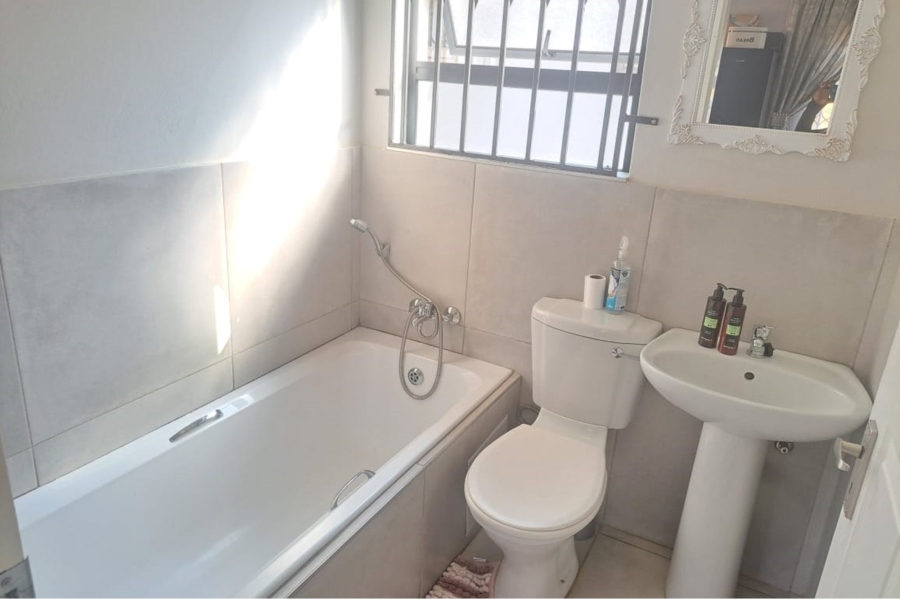 To Let 2 Bedroom Property for Rent in Daggafontein Gauteng