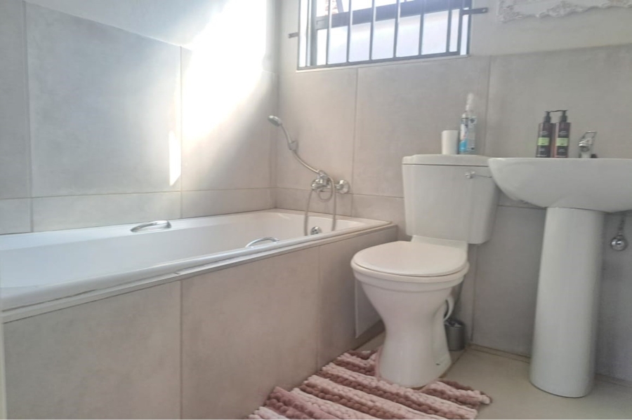 To Let 2 Bedroom Property for Rent in Daggafontein Gauteng