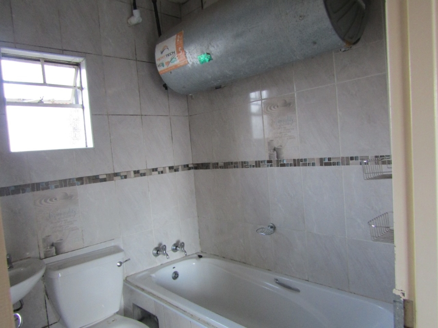 2 Bedroom Property for Sale in Fleurhof Gauteng