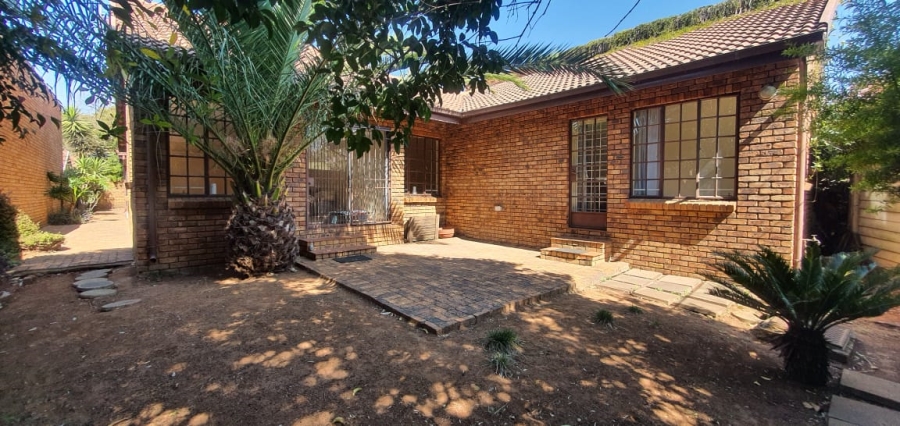 3 Bedroom Property for Sale in Denlee Gauteng