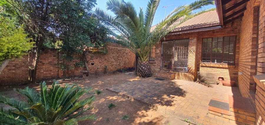 3 Bedroom Property for Sale in Denlee Gauteng