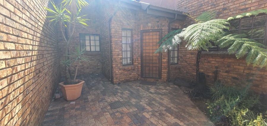 3 Bedroom Property for Sale in Denlee Gauteng