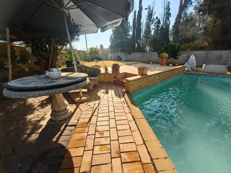 3 Bedroom Property for Sale in Bonanne Gauteng
