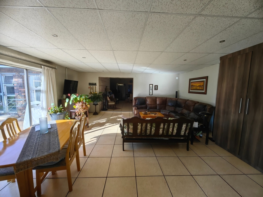3 Bedroom Property for Sale in Bonanne Gauteng