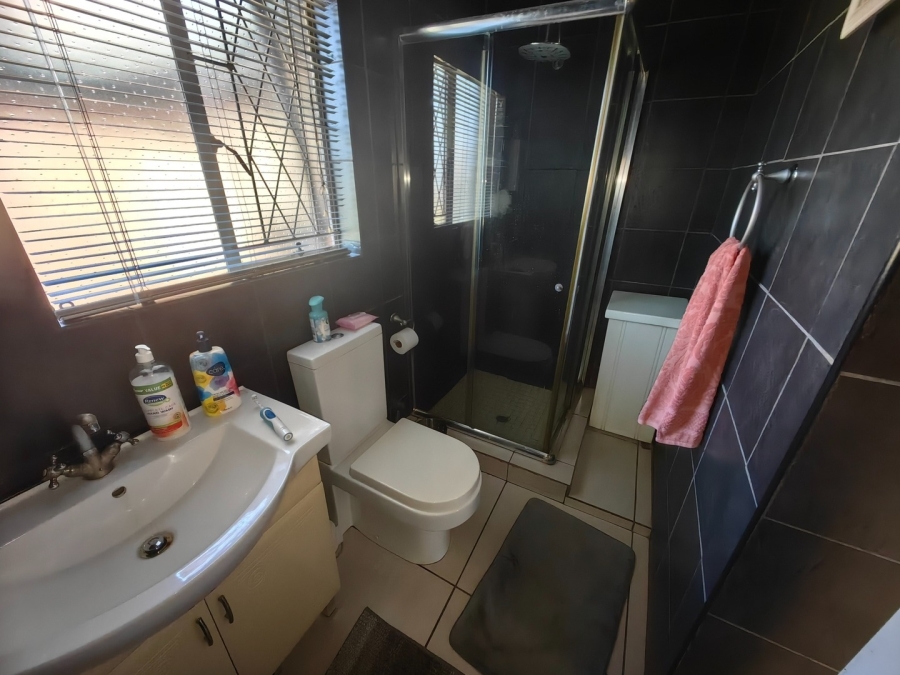 3 Bedroom Property for Sale in Bonanne Gauteng