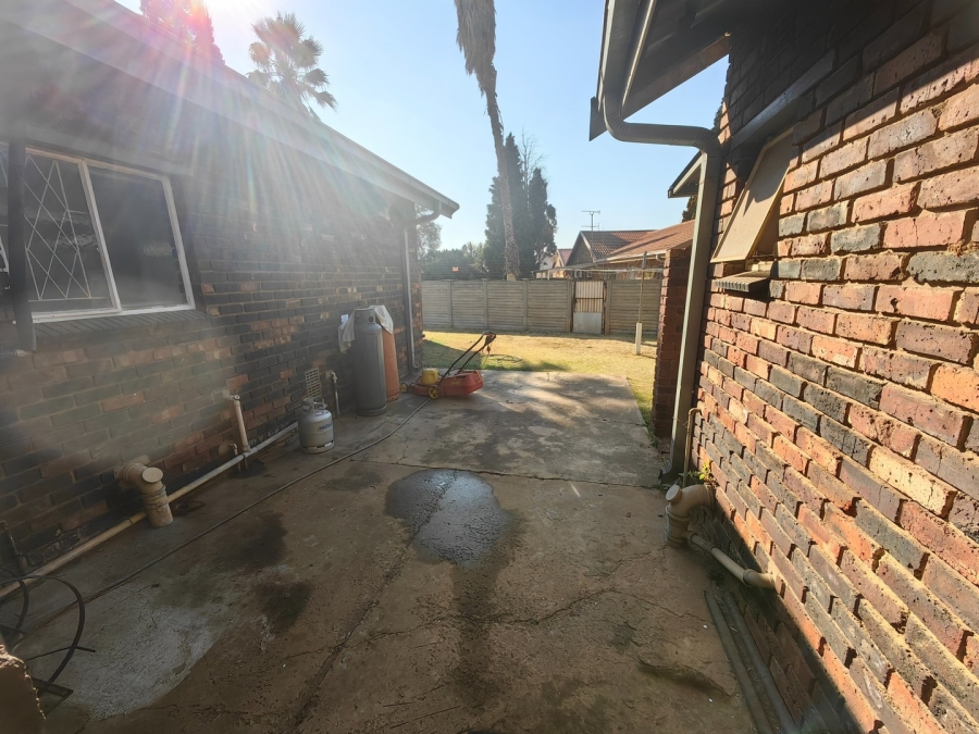 3 Bedroom Property for Sale in Bonanne Gauteng