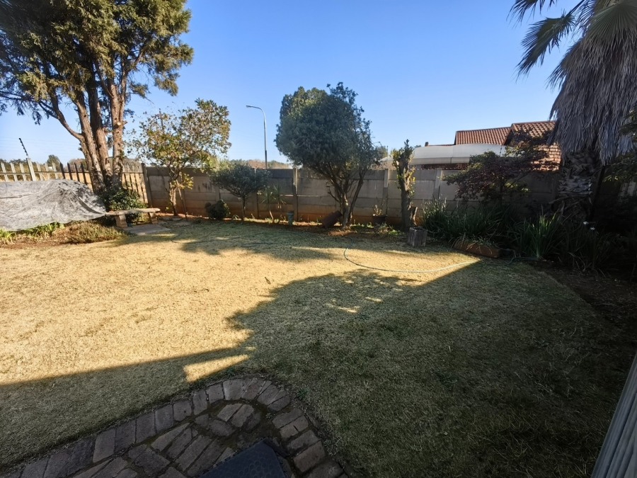 3 Bedroom Property for Sale in Bonanne Gauteng