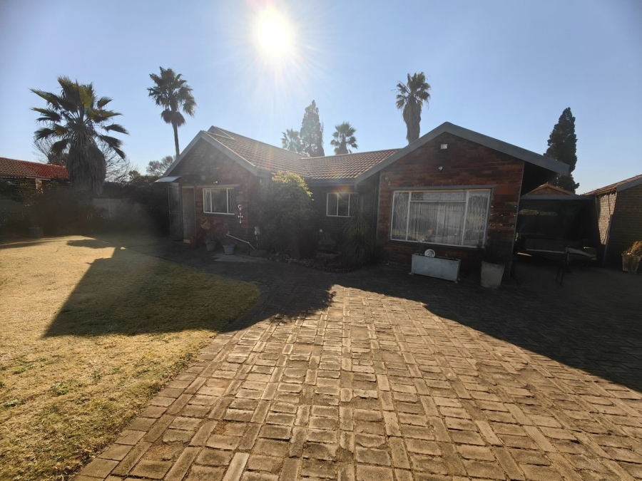 3 Bedroom Property for Sale in Bonanne Gauteng