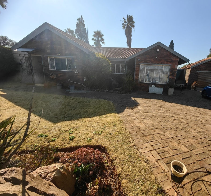 3 Bedroom Property for Sale in Bonanne Gauteng