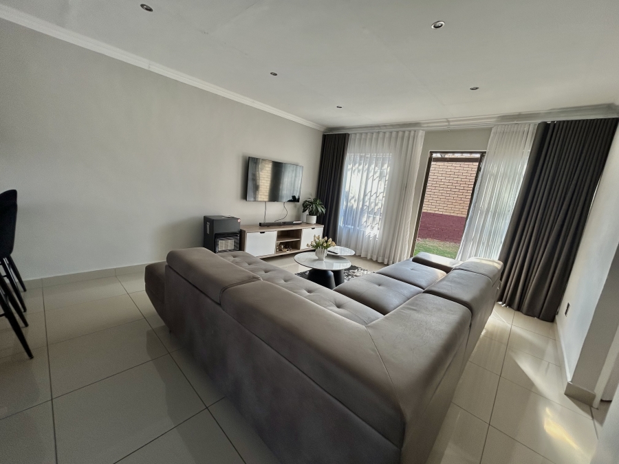 2 Bedroom Property for Sale in Halfway Gardens Gauteng