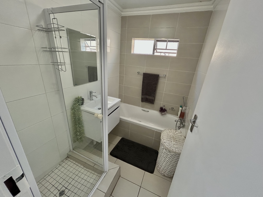 2 Bedroom Property for Sale in Halfway Gardens Gauteng