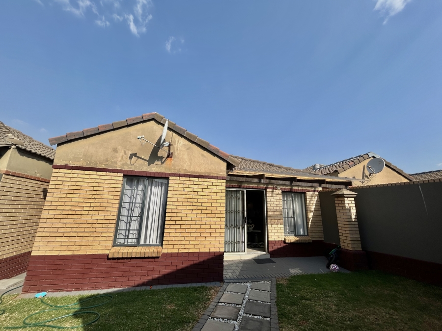 2 Bedroom Property for Sale in Halfway Gardens Gauteng