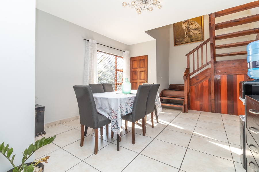 4 Bedroom Property for Sale in Magaliessig Gauteng
