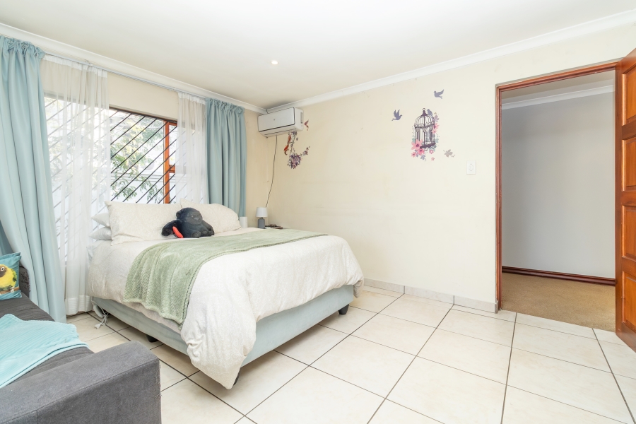 4 Bedroom Property for Sale in Magaliessig Gauteng