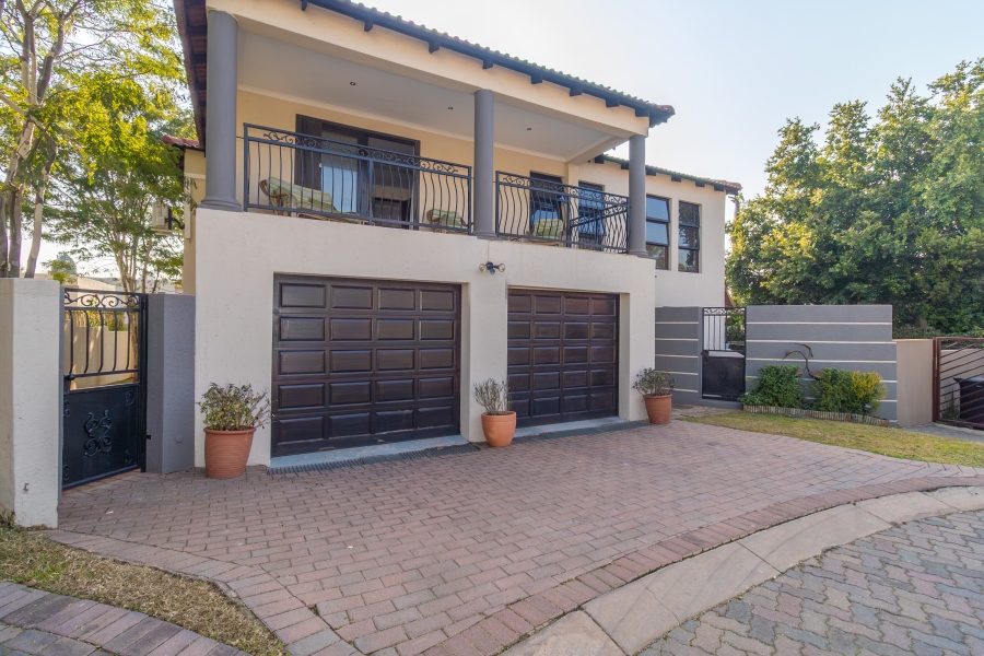 4 Bedroom Property for Sale in Magaliessig Gauteng