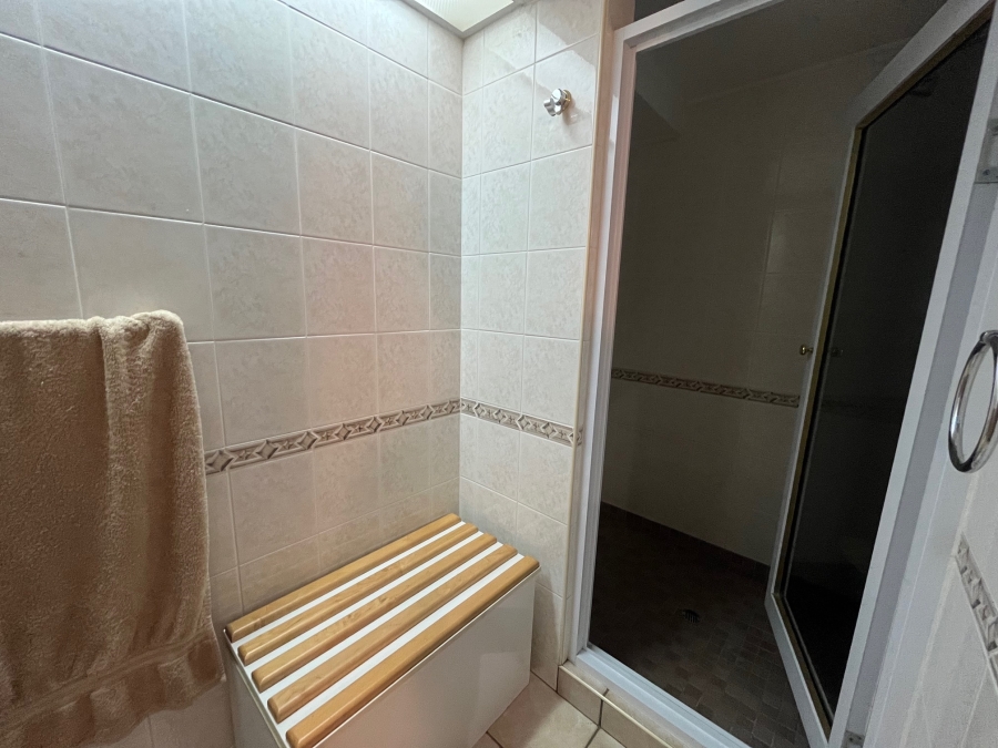5 Bedroom Property for Sale in Rietvalleirand Gauteng