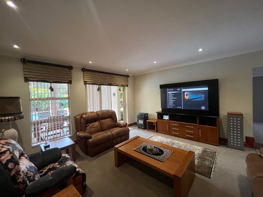 5 Bedroom Property for Sale in Rietvalleirand Gauteng