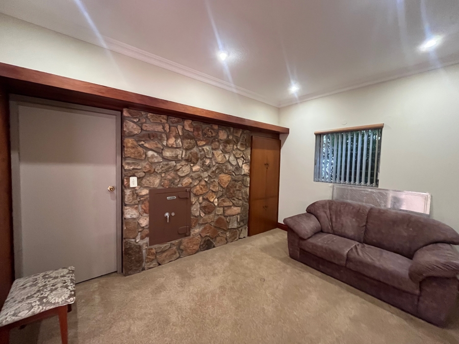 5 Bedroom Property for Sale in Rietvalleirand Gauteng