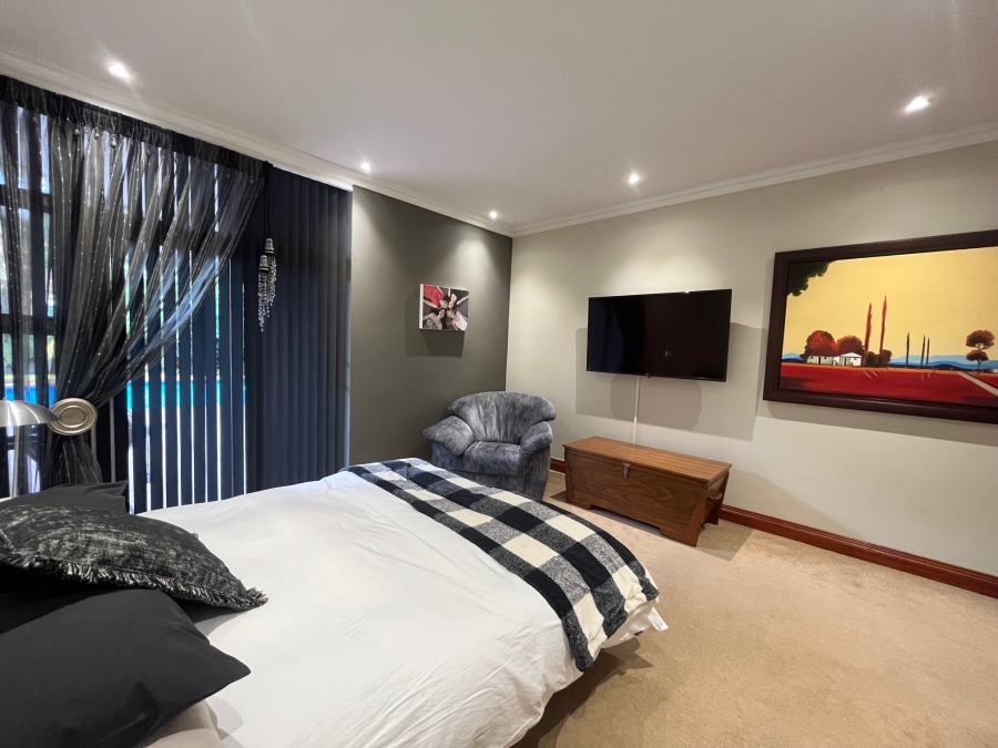 5 Bedroom Property for Sale in Rietvalleirand Gauteng