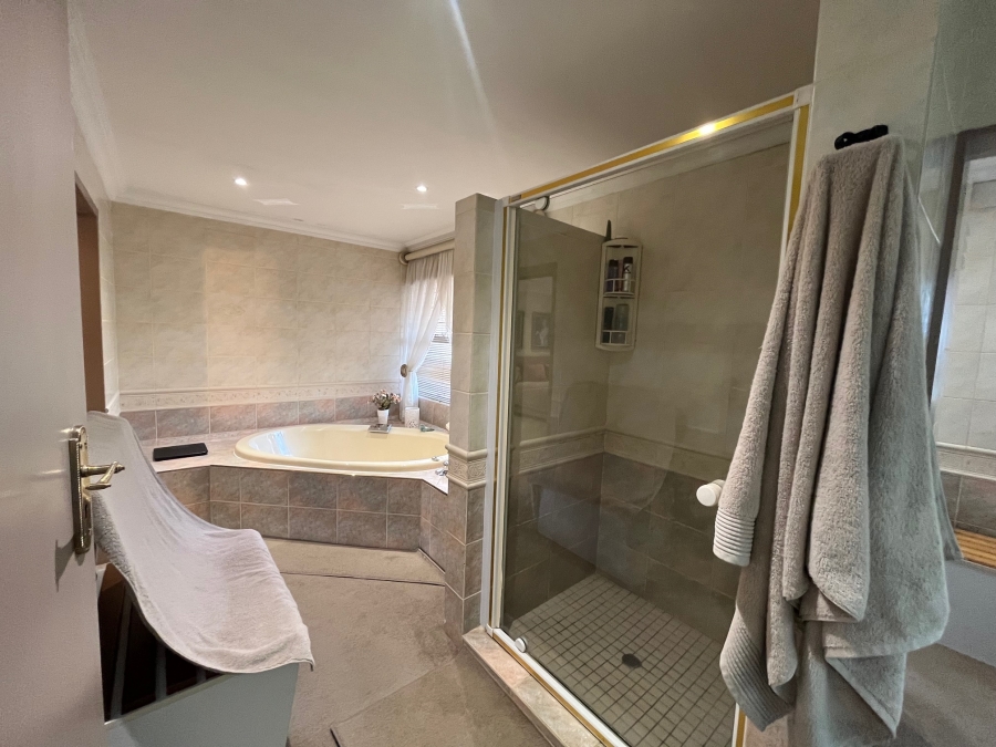 5 Bedroom Property for Sale in Rietvalleirand Gauteng