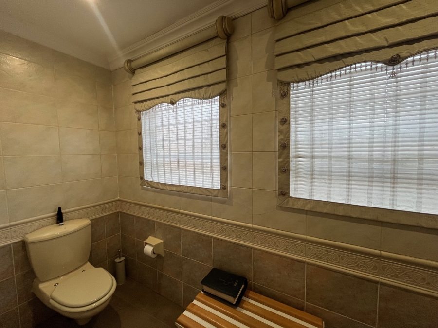 5 Bedroom Property for Sale in Rietvalleirand Gauteng