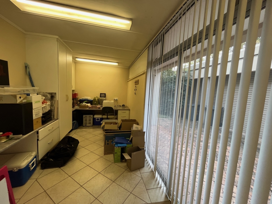 5 Bedroom Property for Sale in Rietvalleirand Gauteng