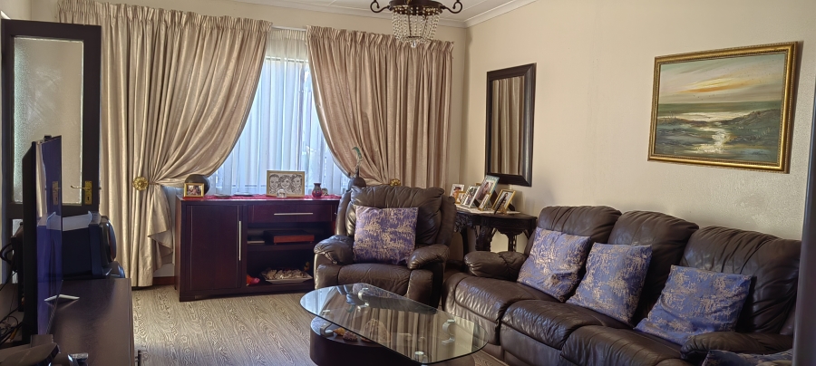 3 Bedroom Property for Sale in Liefde en Vrede Gauteng