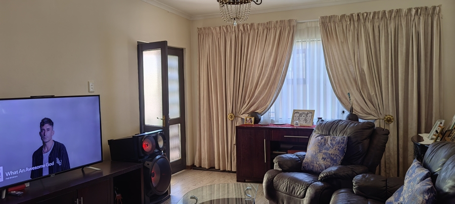 3 Bedroom Property for Sale in Liefde en Vrede Gauteng