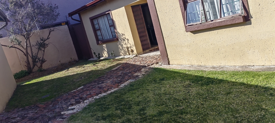 3 Bedroom Property for Sale in Liefde en Vrede Gauteng