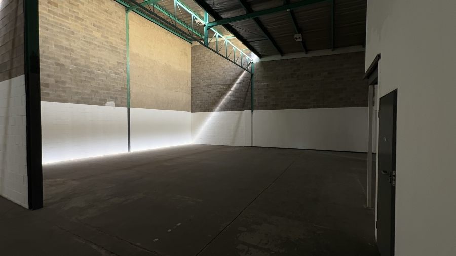 To Let commercial Property for Rent in Driehoek Gauteng