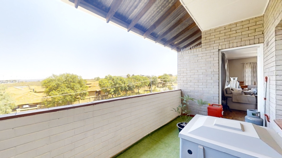 2 Bedroom Property for Sale in Lambton Gauteng