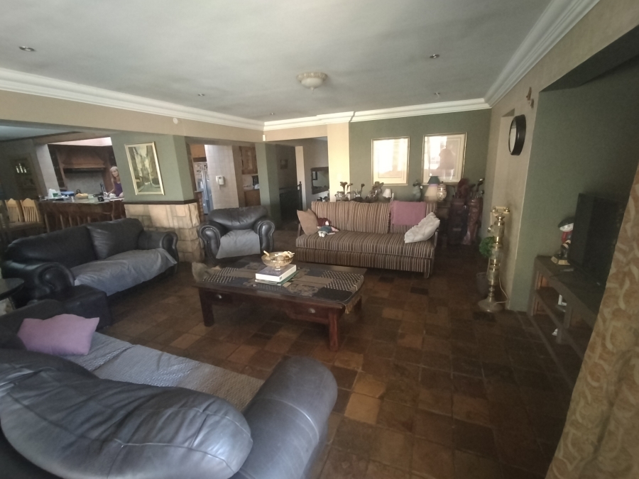 5 Bedroom Property for Sale in Ninapark Gauteng