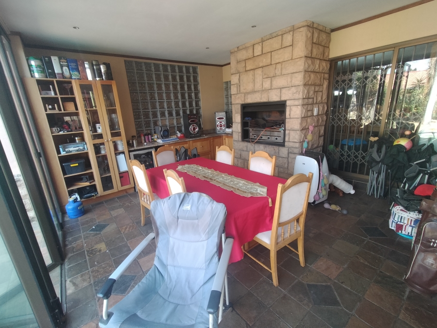 5 Bedroom Property for Sale in Ninapark Gauteng
