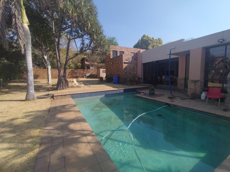 5 Bedroom Property for Sale in Ninapark Gauteng