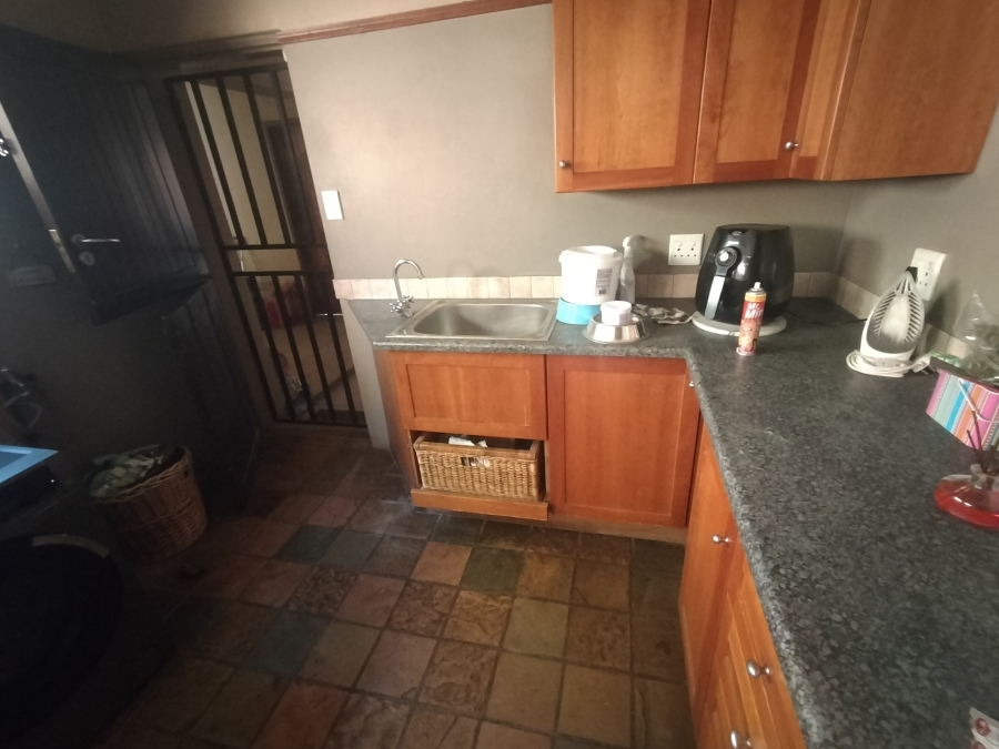 5 Bedroom Property for Sale in Ninapark Gauteng