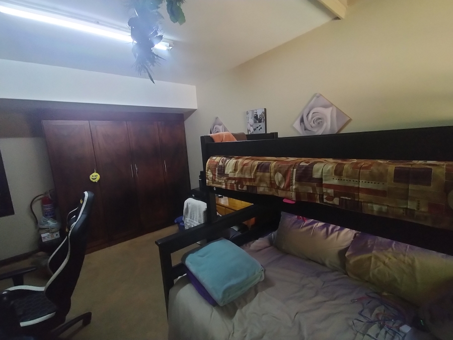 5 Bedroom Property for Sale in Ninapark Gauteng