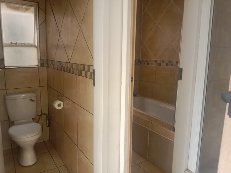 2 Bedroom Property for Sale in Denlee Gauteng