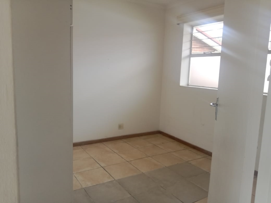 2 Bedroom Property for Sale in Denlee Gauteng