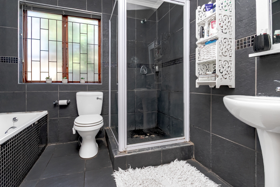 2 Bedroom Property for Sale in North Riding Gauteng