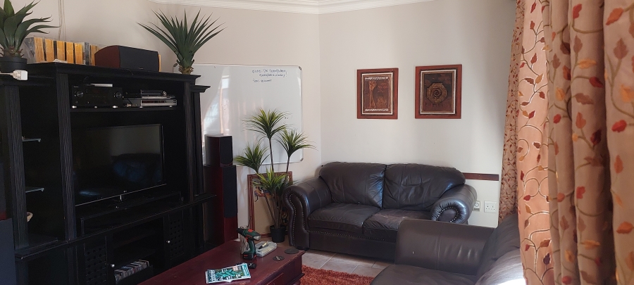 5 Bedroom Property for Sale in Mooikloof Equestrian Estate Gauteng