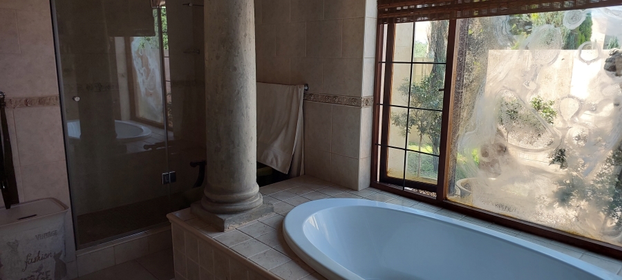 5 Bedroom Property for Sale in Mooikloof Equestrian Estate Gauteng