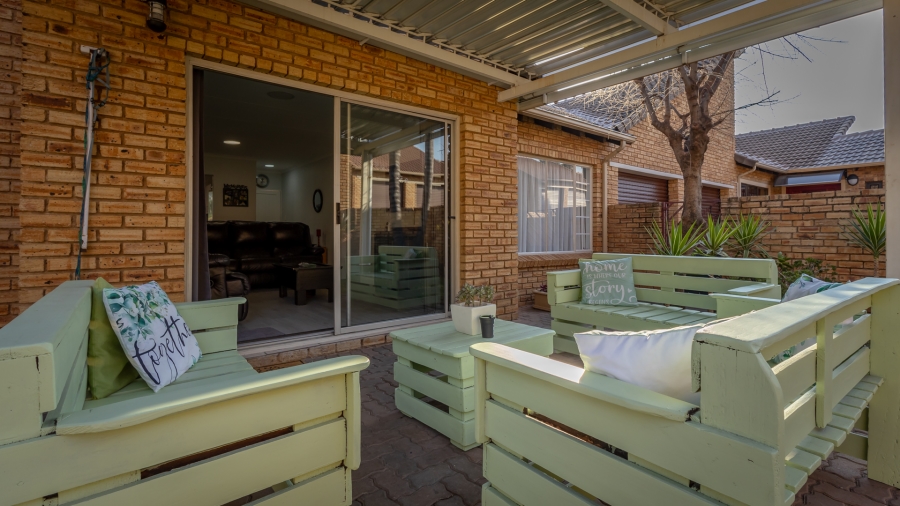 3 Bedroom Property for Sale in Wilgeheuwel Gauteng