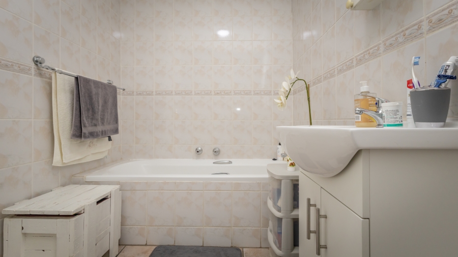3 Bedroom Property for Sale in Wilgeheuwel Gauteng