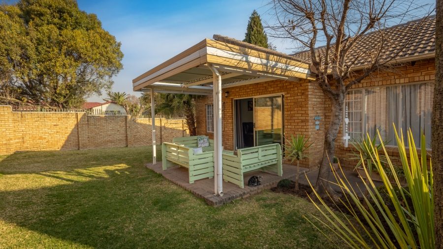 3 Bedroom Property for Sale in Wilgeheuwel Gauteng