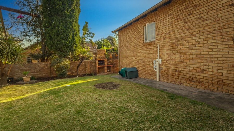3 Bedroom Property for Sale in Wilgeheuwel Gauteng