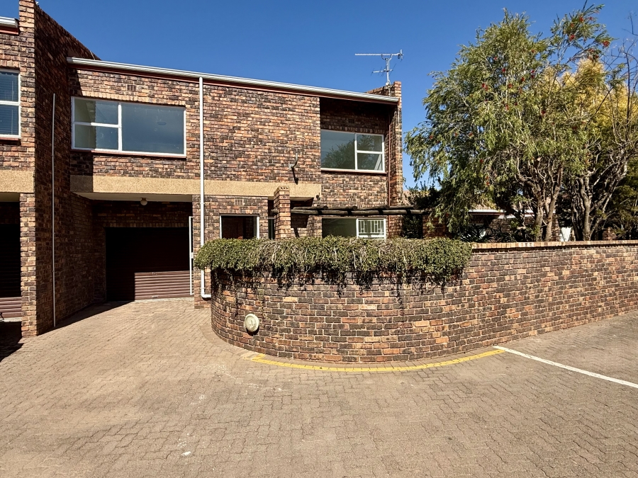 3 Bedroom Property for Sale in Rant En Dal Gauteng