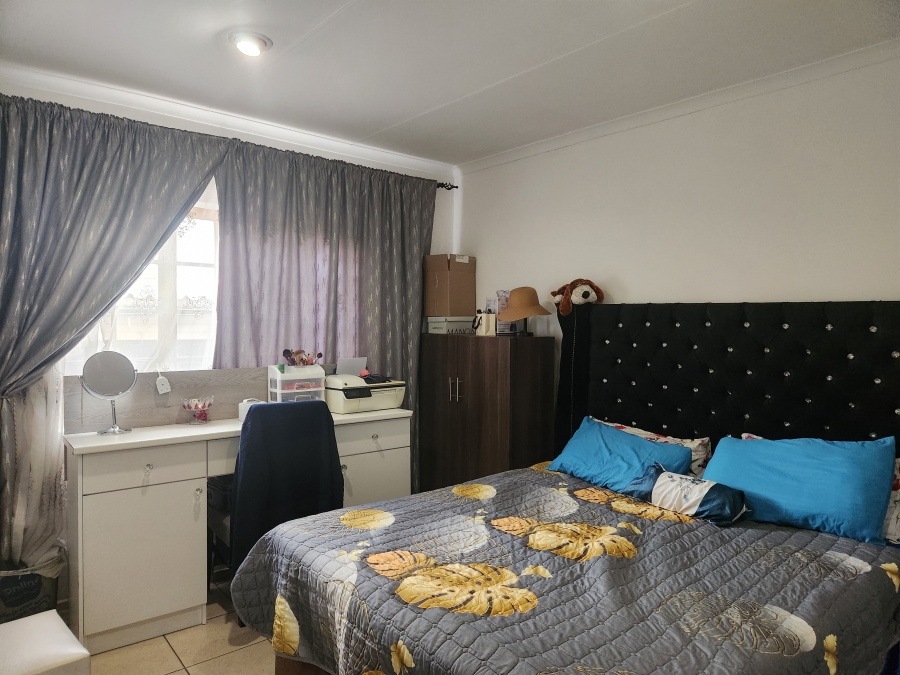 To Let 2 Bedroom Property for Rent in Ferndale Gauteng